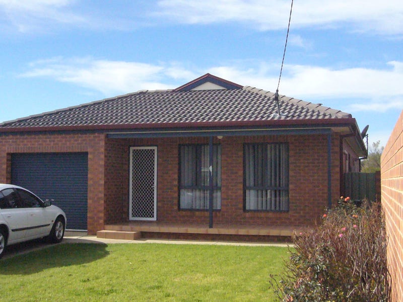 2B Jackman Place, Griffith, NSW 2680