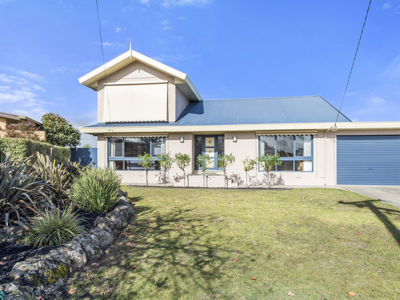 Sold House Prices & Auction Results in Johnstone Cres, Colac, VIC 3250