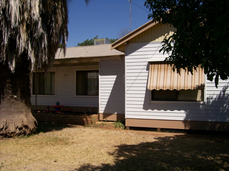 12 Walter Street, Finley, NSW 2713