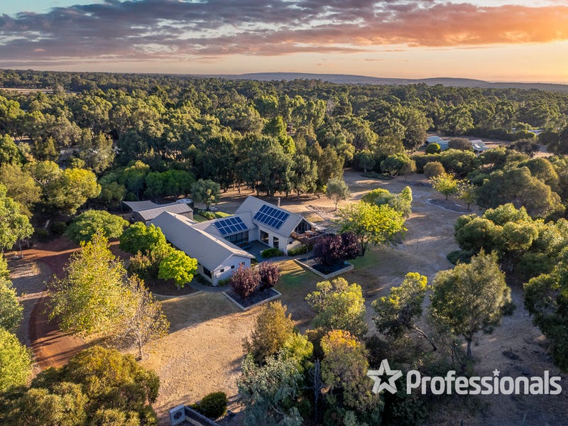 8 Shearers Close, Quedjinup, WA 6281 Property Details