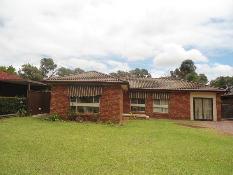 30 Longreef Cres, Woodbine, NSW 2560 Property Details