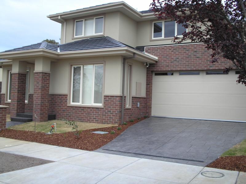 2/16 Pinewood Drive, Mount Waverley, Vic 3149