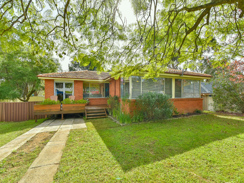 4 Elizabeth Macarthur Avenue, Camden South, NSW 2570