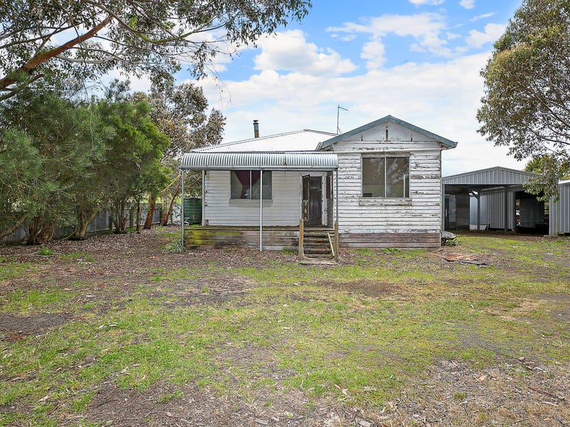 32 Roberts Road, Cobden, Vic 3266 Property Details