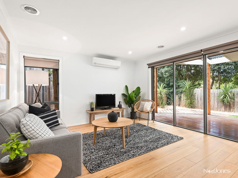 10 Hillside Close, Montrose, Vic 3765 Property Details