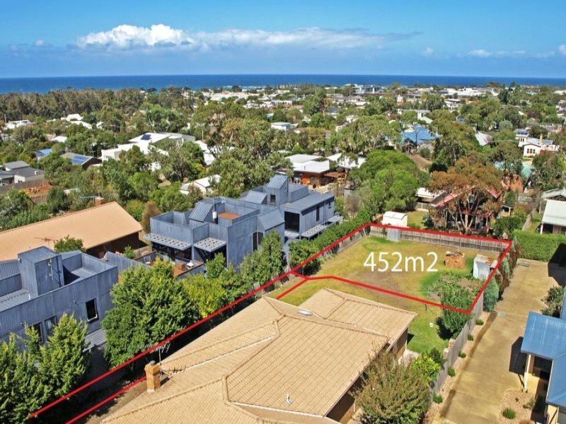 2/61 Beach Road, Torquay, Vic 3228 Property Details