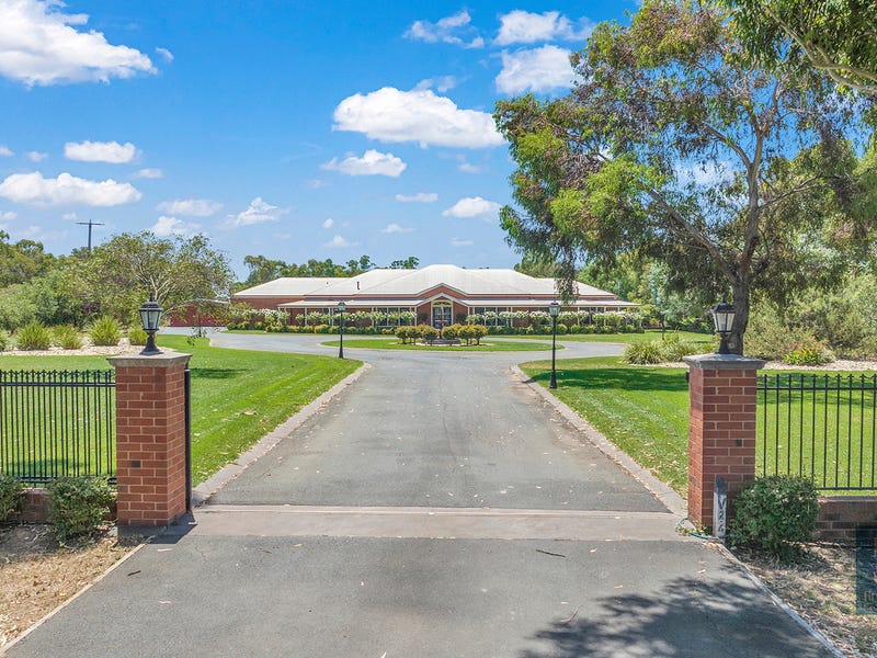 61 Schoeffel Drive, Echuca, Vic 3564 House for Sale