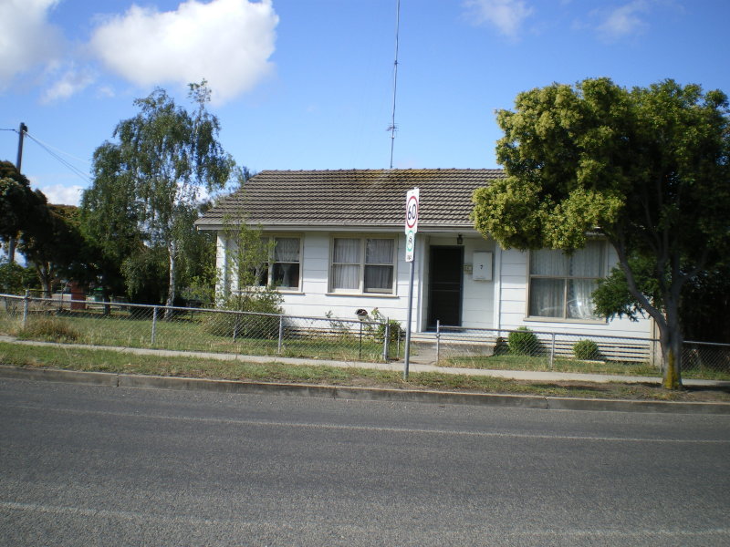 7 Creek Road, Bairnsdale, VIC 3875