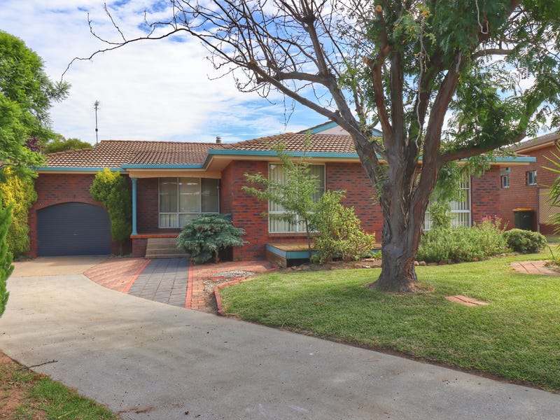 19 Elizabeth Ave, Cowra, NSW 2794 House for Sale