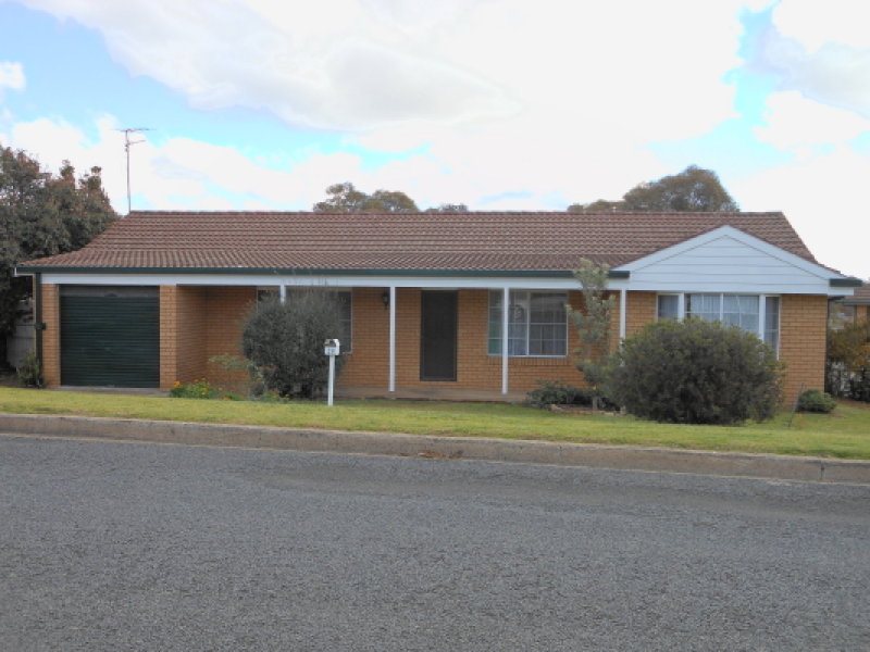 29 Templemore Street, Young, NSW 2594