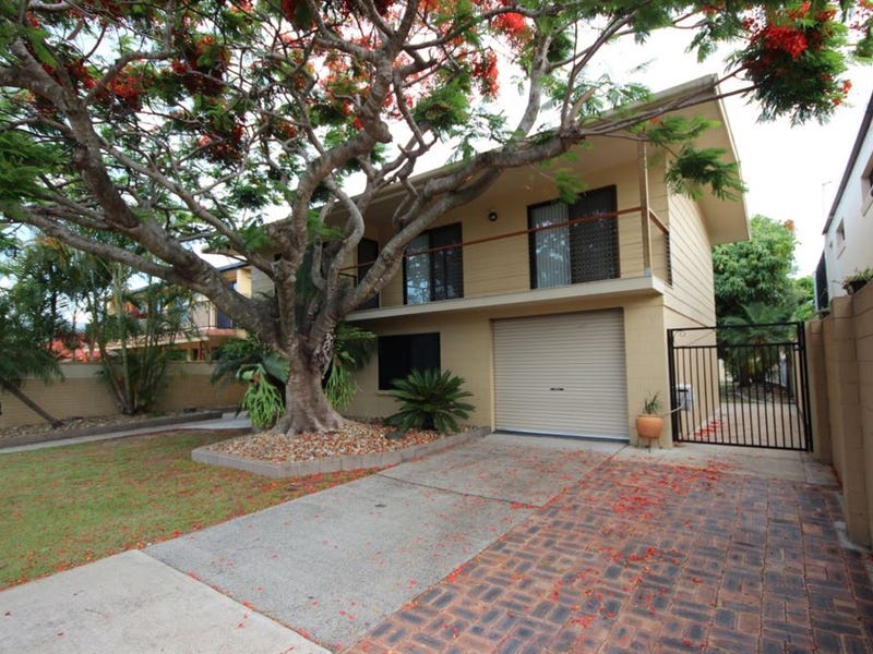 32 Howard Street, Runaway Bay, QLD 4216