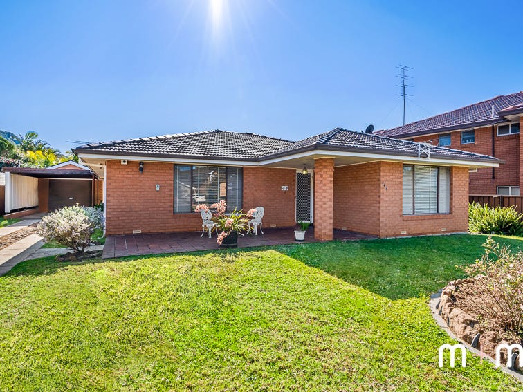 44 Rae Cres, Balgownie, NSW 2519