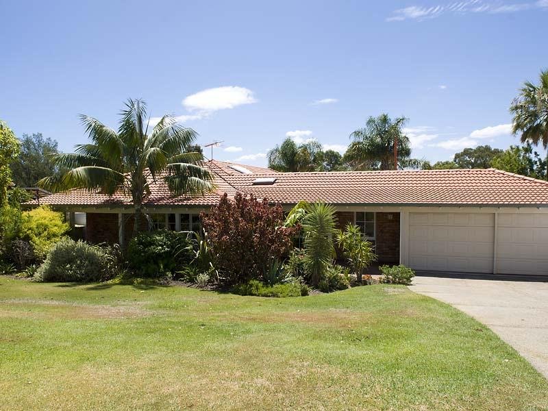 11 Dodonaea Court, Duncraig, WA 6023