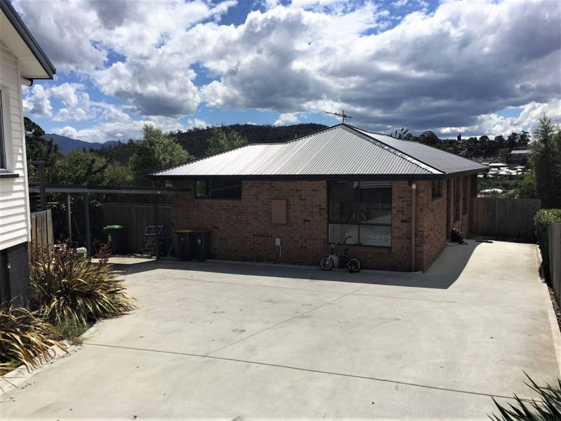 2/2 La Perouse Street, Warrane, TAS 7018