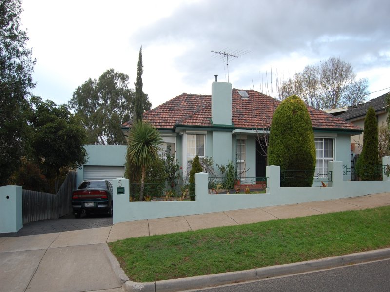 5 Skyline Drive, Keilor, Vic 3036 Property Details