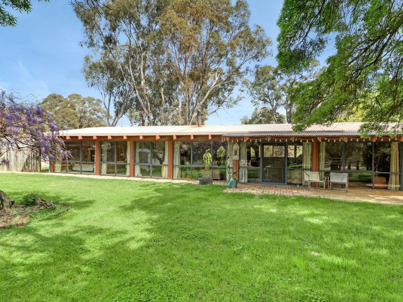 28 Stoneleigh Road, Mansfield, Vic 3722 Property Details