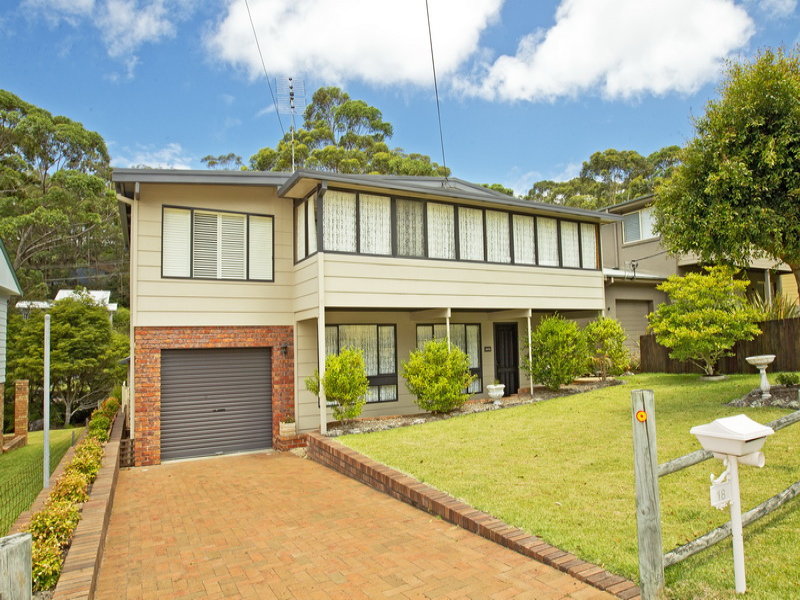 18 Hyam Road, Hyams Beach, NSW 2540