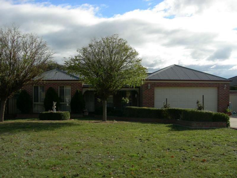 27 Robinia Court, Kilmore, Vic 3764