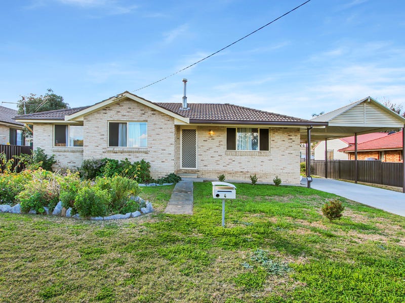 4 Grant Street, Kootingal, NSW 2352 Property Details