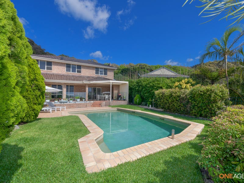 206 Caves Beach Road, Caves Beach, NSW 2281