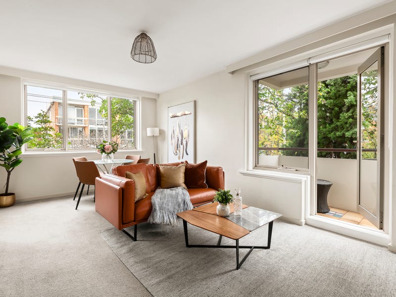 2/10 Wrexham Road, Windsor, Vic 3181 Property Details