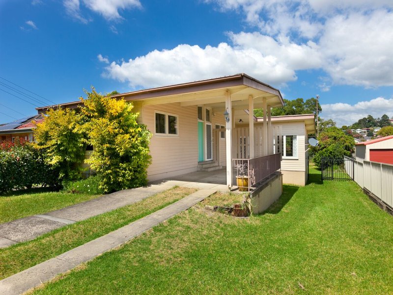 15 Thames Street, West Wollongong, NSW 2500
