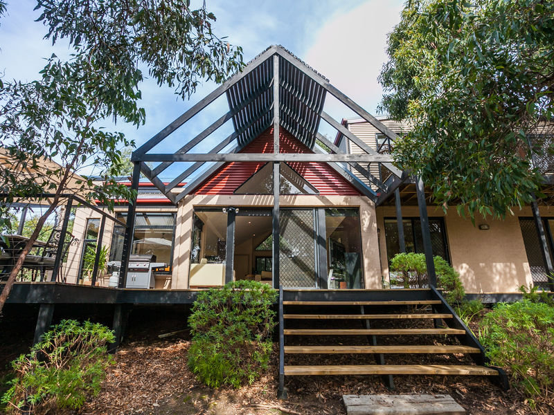 2 Orchid Grove, Fairhaven, Vic 3231 Property Details