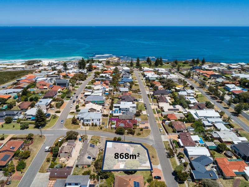 32 Elliott Road, Trigg, WA 6029 Property Details