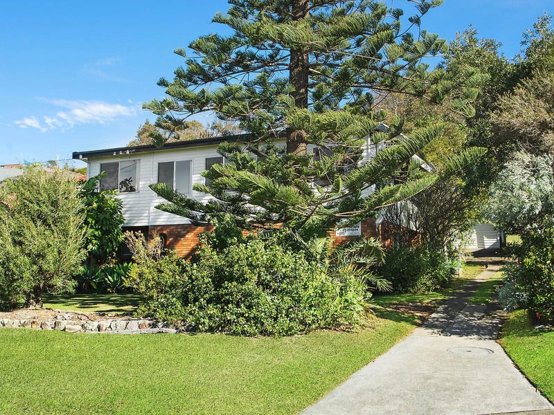 30 Park Avenue, Caves Beach, NSW 2281 30 Park Avenue, Caves Beach, NSW 2281