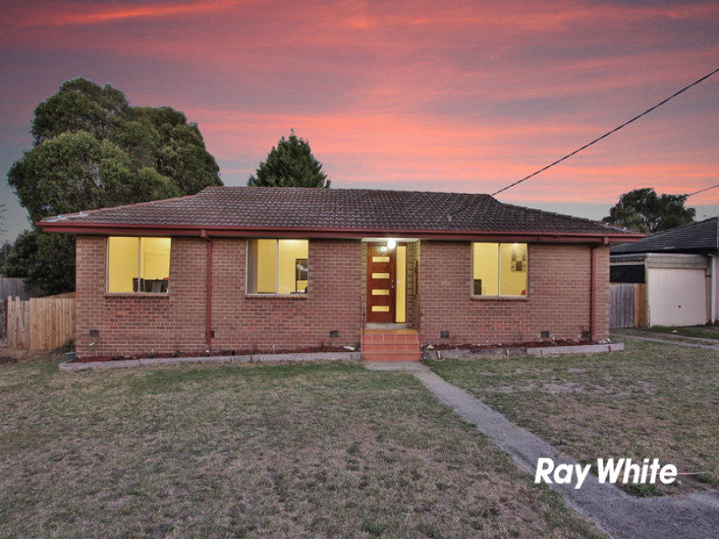 8 Valerie Drive, Cranbourne, Vic 3977 Property Details