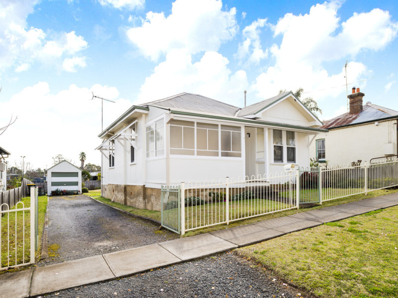 15 BARSDEN STREET, Camden, NSW 2570 Property Details