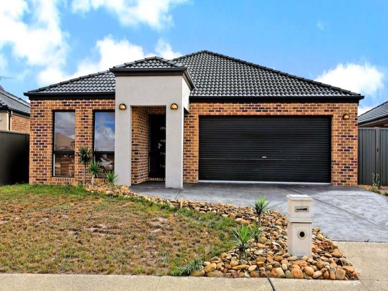 17 Shearwater Drive, Pakenham, Vic 3810 Property Details