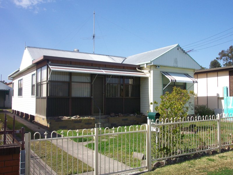 4 McLaughlin, Argenton, NSW 2284 Property Details