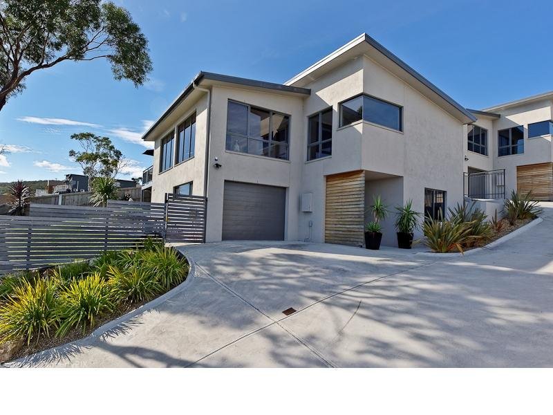 1/672 Oceana Drive, Tranmere, Tas 7018 Property Details