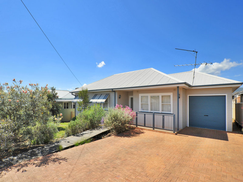 8 Parry Street, West Tamworth, NSW 2340