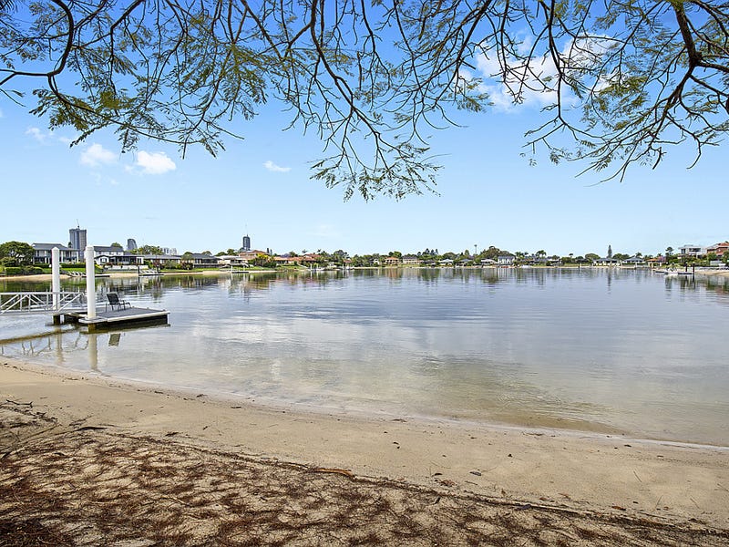 24 Rumrunner Street, Mermaid Waters, QLD 4218