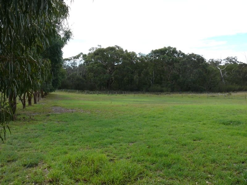 305 Lake Victoria Road, Newlands Arm, VIC 3875