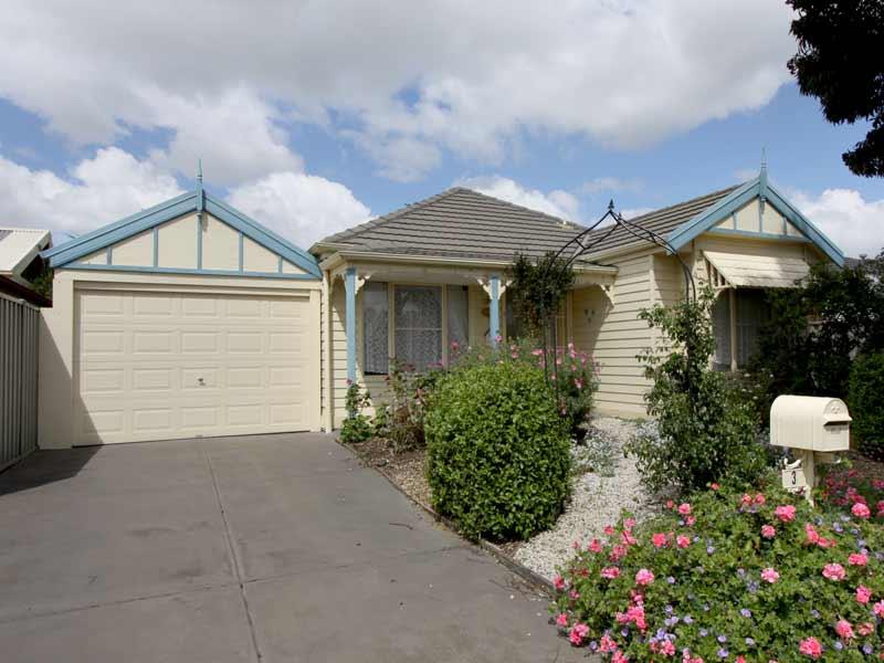 3 Tarragon Drive, Tarneit, Vic 3029 Property Details