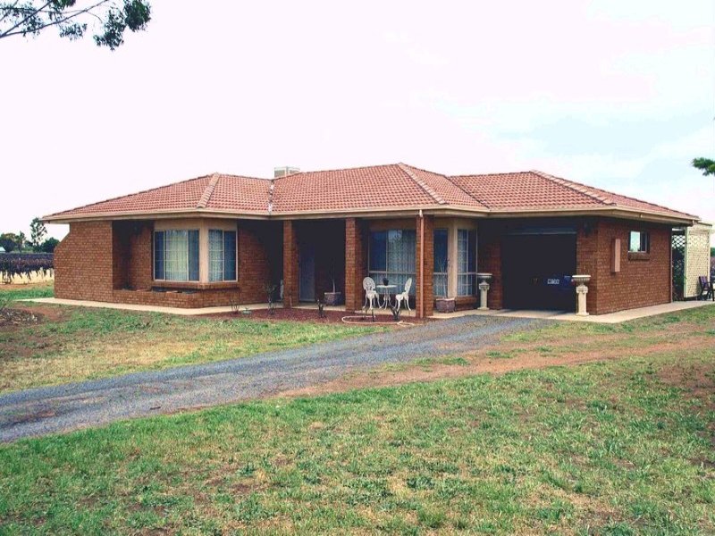 98 Brewarinna Street, Renmark, SA 5341 Property Details