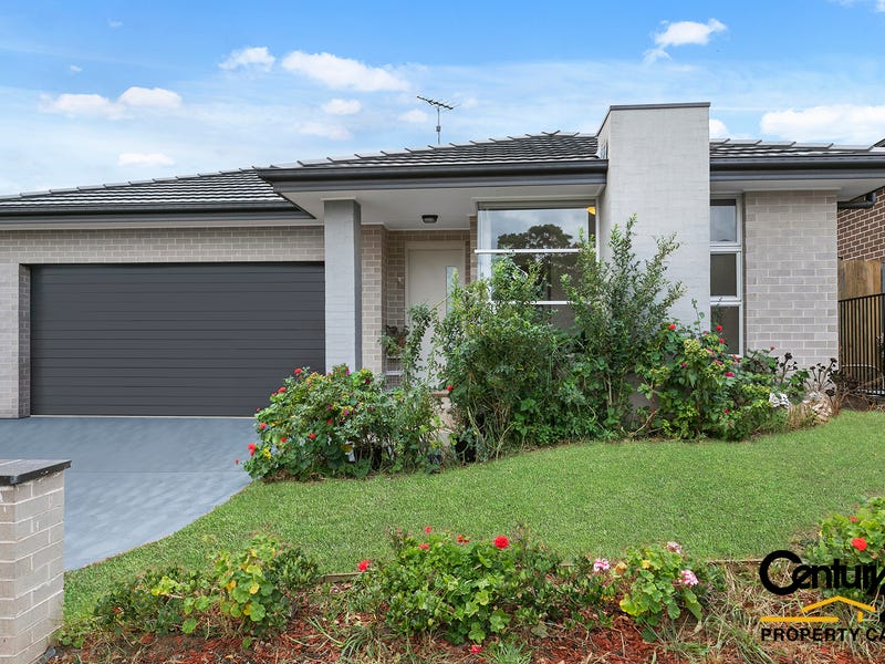 13 Feathertop Avenue, Minto, NSW 2566