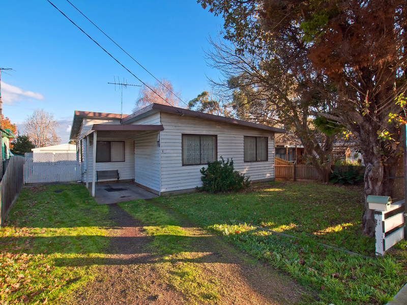 8 Clarendon Street, Frankston, Vic 3199 Property Details