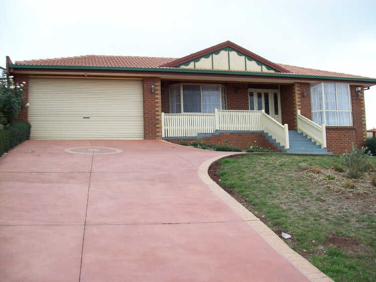 60 Roulston Way, Wallan, Vic 3756 - Property Details