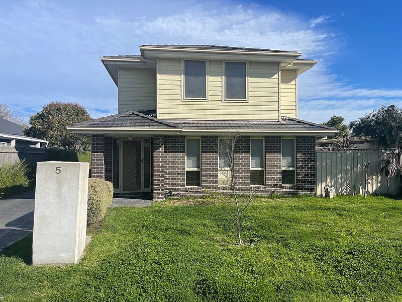 1/5 Almond Avenue, Brooklyn, VIC 3012