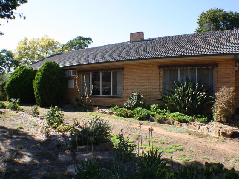 83 Godfrey St, Wedderburn, Vic 3518 Property Details