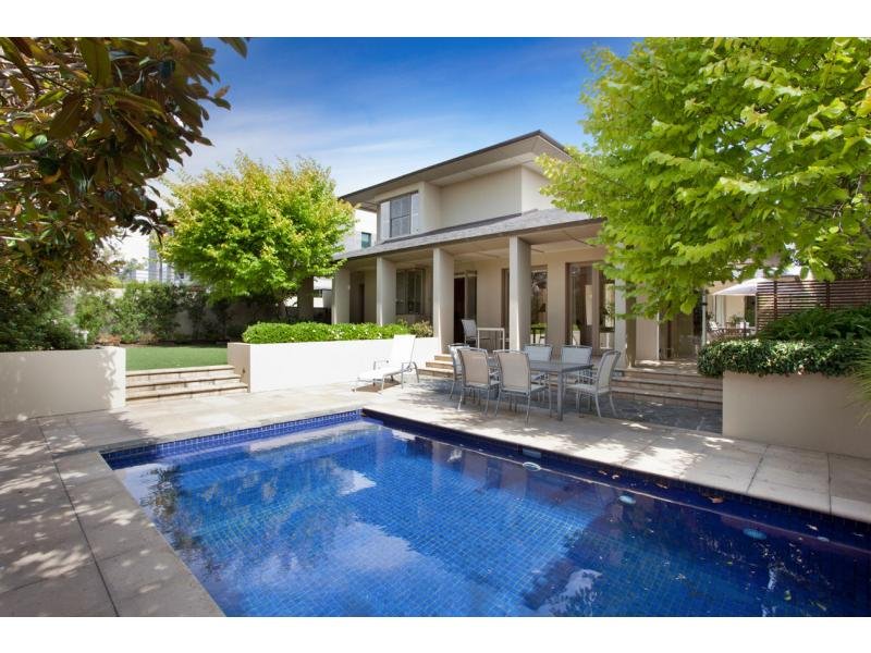 18 Mulgoa Street, Brighton, Vic 3186 Property Details