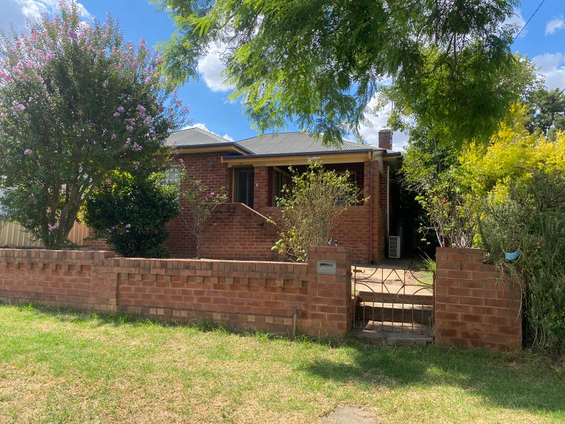 74 Orange Street, Parkes, NSW 2870