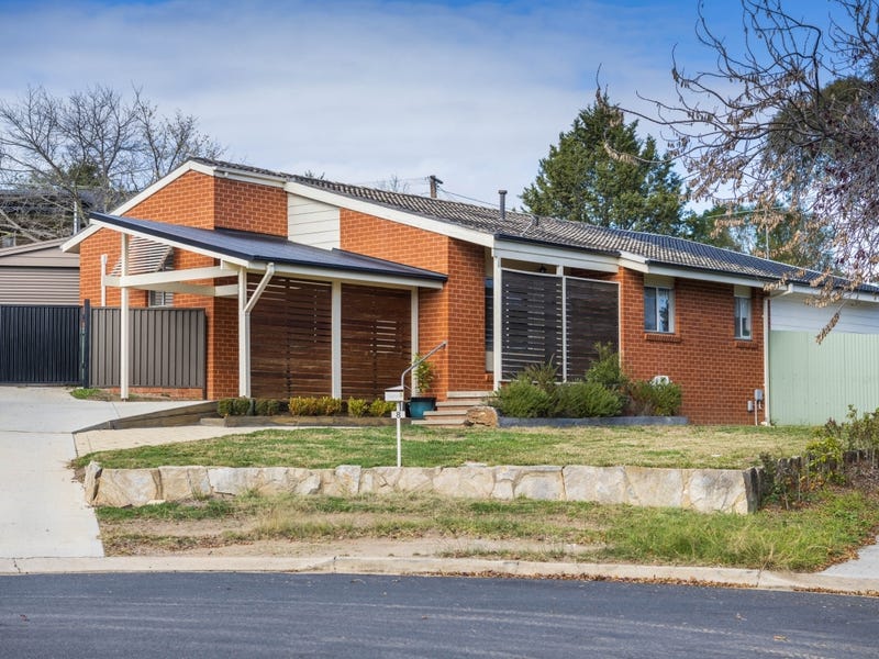 8 Meech Place, Queanbeyan West, NSW 2620