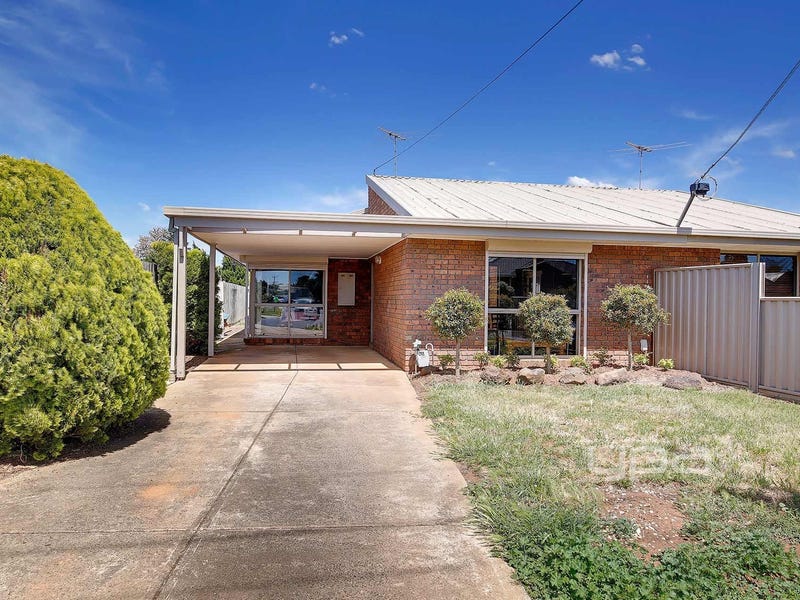 1/128 Tower Road, Werribee, Vic 3030 Property Details