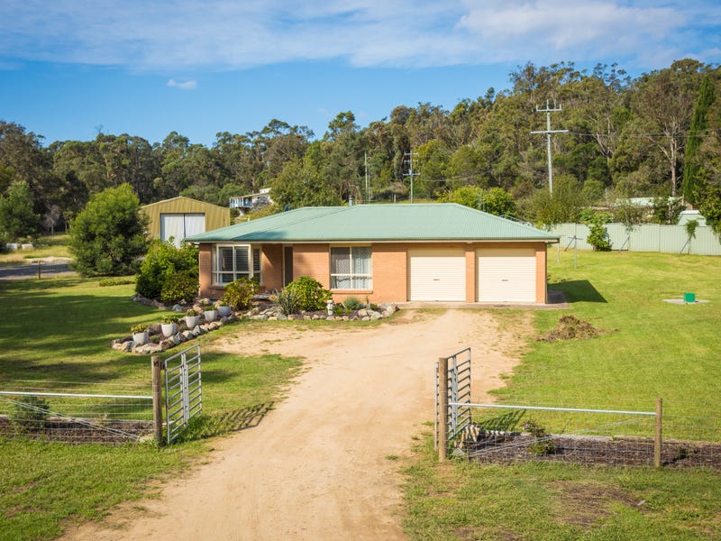 16 STRATHMORE CRESCENT, Kalaru, NSW 2550 Property Details