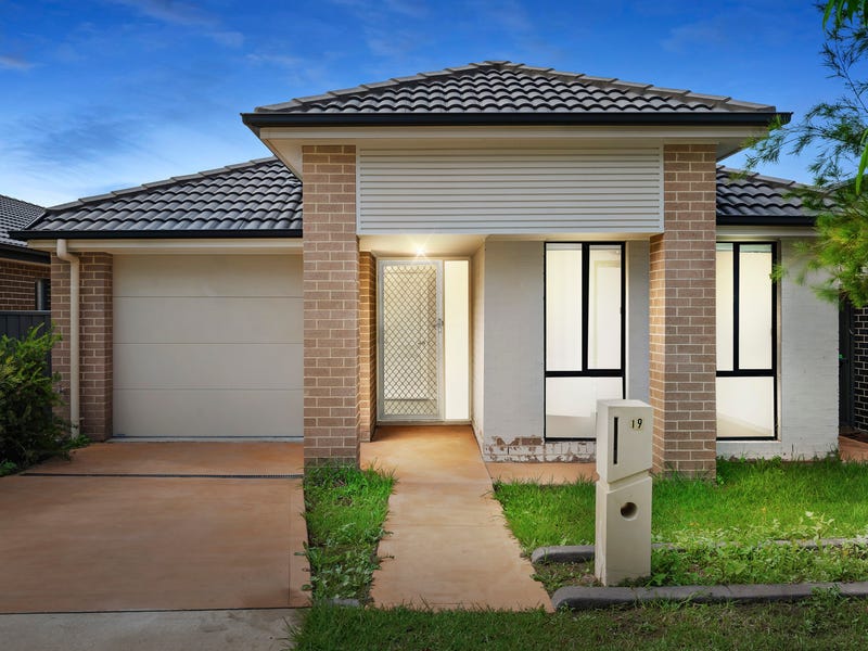 19 Fishburn Street, Jordan Springs, NSW 2747